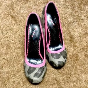 Naughty Monkey high heels 4 inch Size 6, pink and gray.